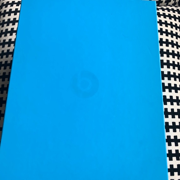 Beats - Picture 3 of 4
